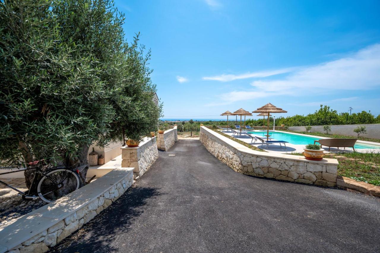 Villa Carmiano Luxury Bedrooms In Avola In The Province Of Syracuse With Spa And Swimming Pool And Wonderful Seaview Luaran gambar