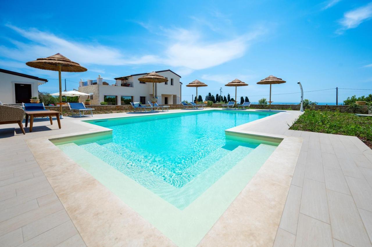 Villa Carmiano Luxury Bedrooms In Avola In The Province Of Syracuse With Spa And Swimming Pool And Wonderful Seaview Luaran gambar