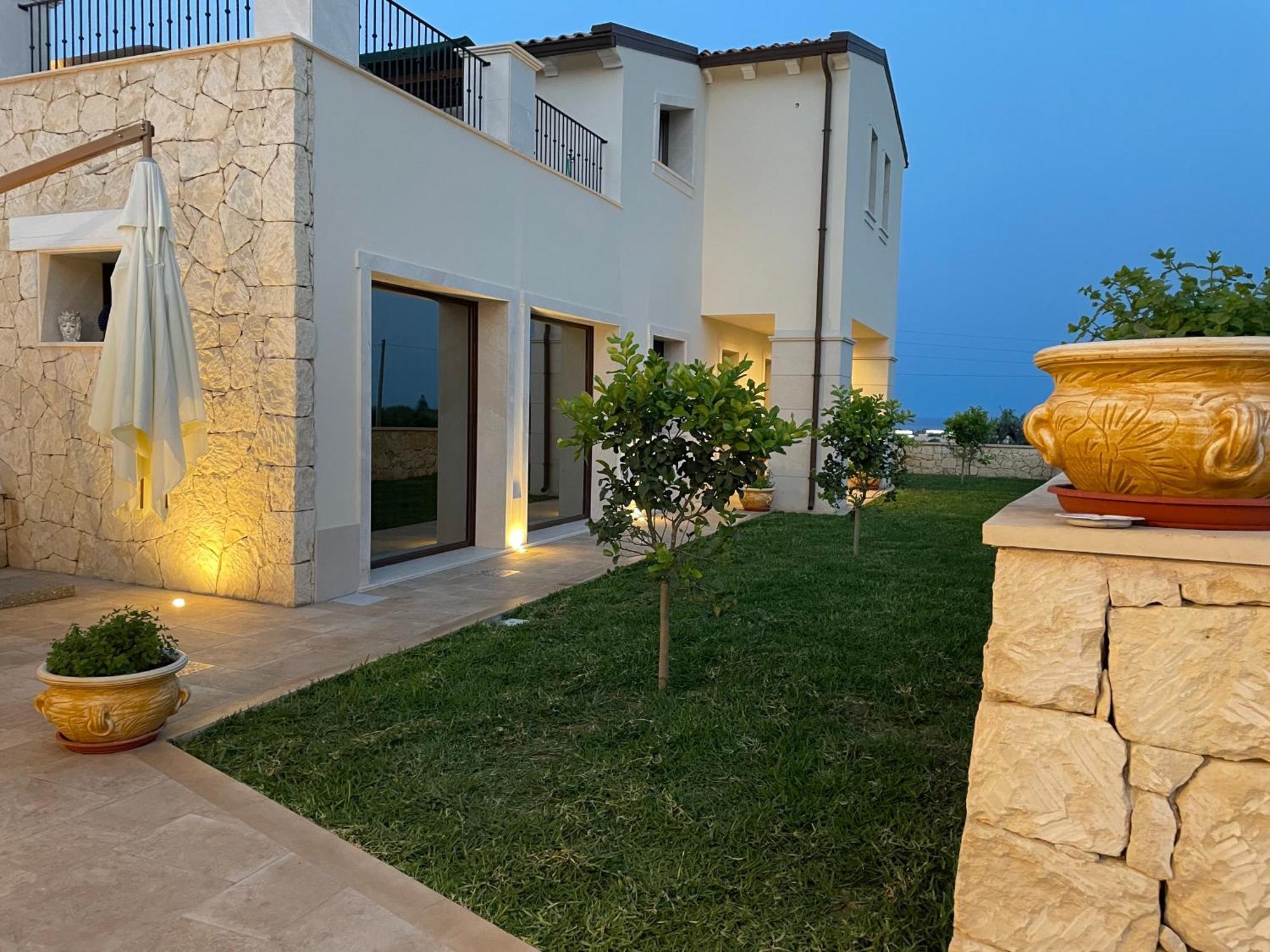 Villa Carmiano Luxury Bedrooms In Avola In The Province Of Syracuse With Spa And Swimming Pool And Wonderful Seaview Luaran gambar